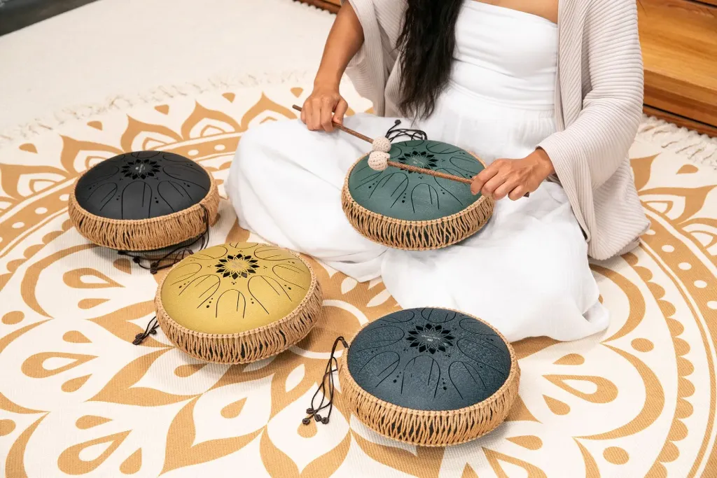Medium Octave Steel Tongue Drum - 10" - F# Minor - 8 Notes - 432 Hz (Dark Green)