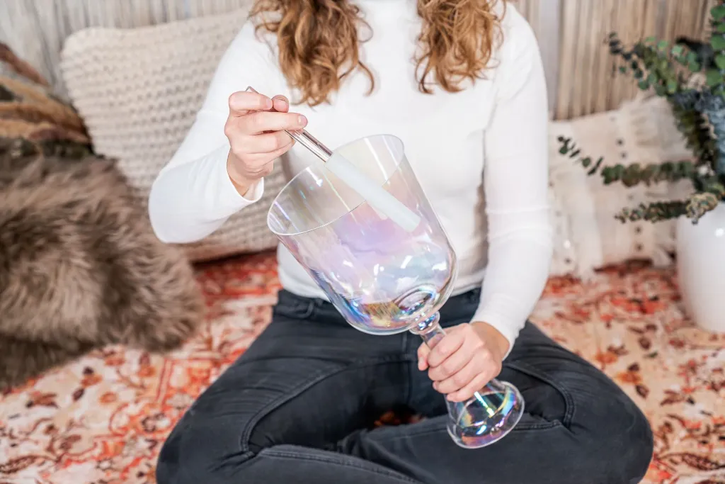Crystal Singing Chalice, 7" / 18 cm, Note B3, Clear, Crown Chakra